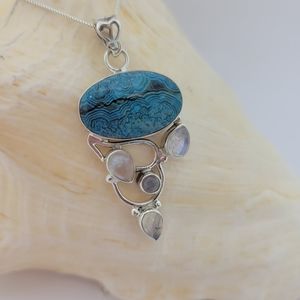 Mexican Laguna Lace Agate Pendant with Moonstone